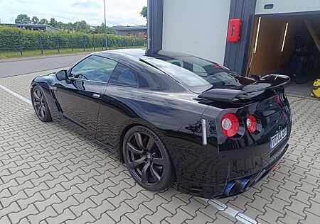 Nissan GT-R 3.8l -