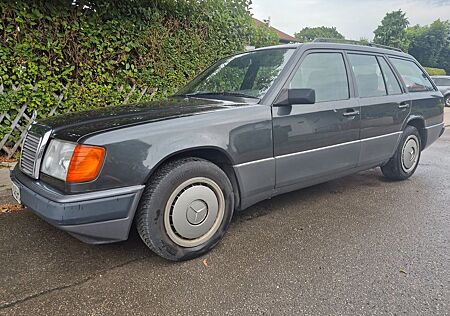Mercedes-Benz E 250 W124 S124 T-Model E250 D H-Kennzeichen om 602