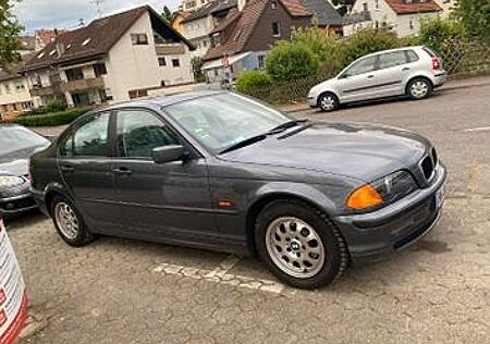 BMW 318i -