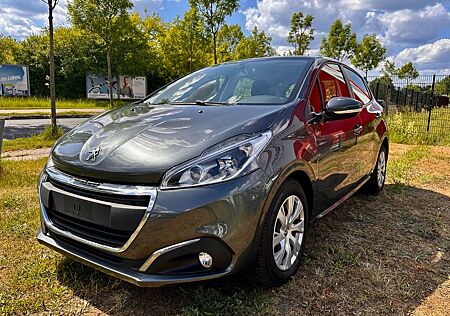 Peugeot 208 Active+Klima+wenig Kilometer