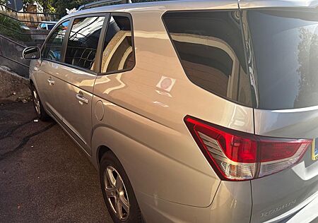 SsangYong Rodius 2.0 e-XDi 200 Sapphire 4WD Auto Sapphire