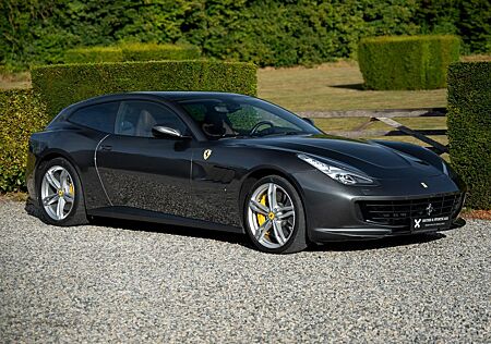 Ferrari GTC4Lusso gebraucht kaufen Ferrari GTC4Lusso 6.3 V12 DCT