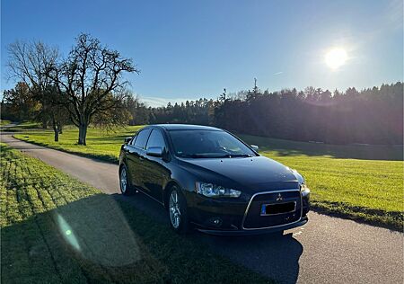 Mitsubishi Lancer 1800 LIMO SCHÖNES TUNING