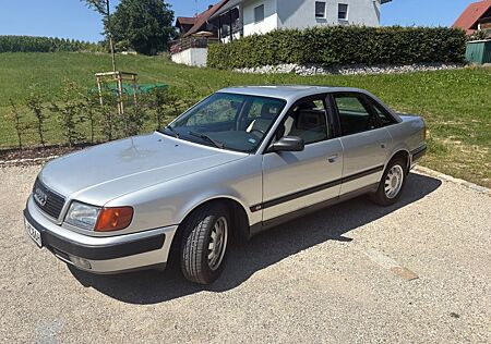 Audi 100