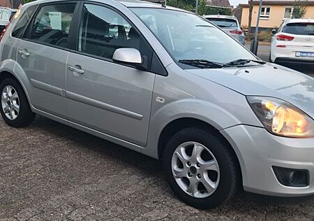 Ford Fiesta Sparwunder KLIMA 5 Türig GARAGE TOP WAGEN