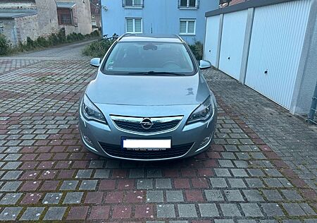 Opel Astra J - 125Tkm - 179PS - 8 Fach Bereift
