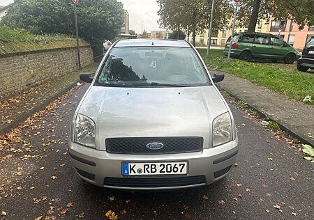 Ford Fusion 1,4 16V + EST +
