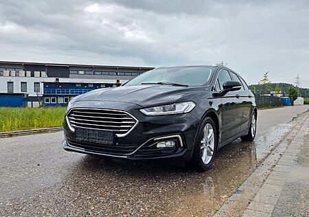 Ford Mondeo Turnier Titanium Navi LED Kamera PDC
