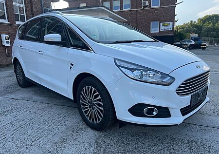 Ford S-Max Titanium