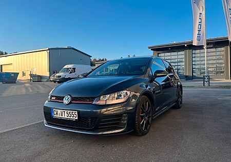 VW Golf Volkswagen VII Lim. GTI Performance BMT