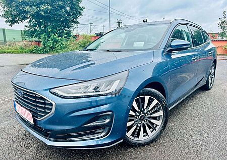 Ford Focus Titanium X Head-up, B O, Pano
