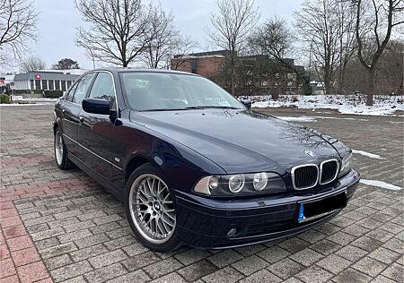 BMW 525i / Navi~Xenon~18Zoll~Schalter