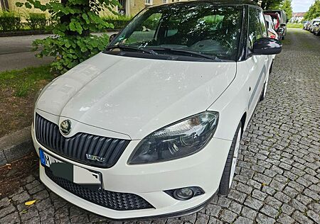 Skoda Fabia 1.4l TSI DSG RS CARBON