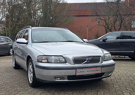 Volvo V70 2.4 T Comfort KLIMAAUTOMATIK/AHK/TEMP