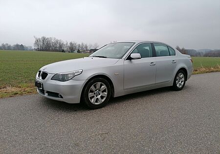 BMW 520i A -