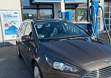 Ford Focus 1,0 EcoBoost 92kW Business Turnier Bus...