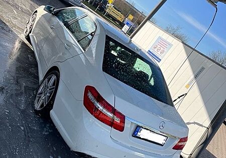 Mercedes-Benz E 220 CDI BlueEFFICIENCY AVANTGARDE AVANTGARDE
