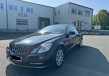 Mercedes-Benz E 200 Coupé BlueEFFICIENCY AVANTGARDE ...