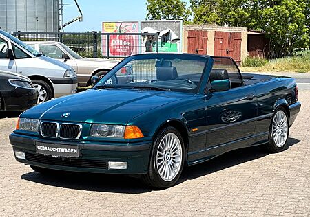 BMW 318i E36 Cabrio / aus Doktorhand / Bostongrün