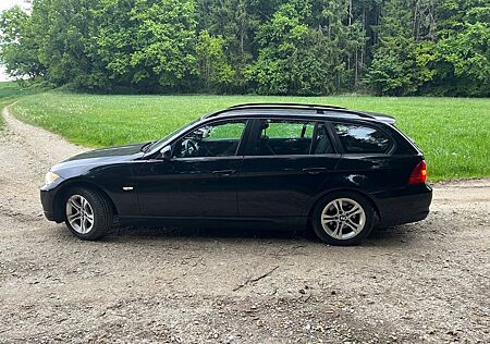 BMW 318i Touring -