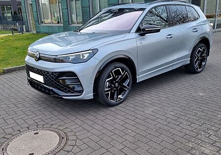 VW Tiguan Volkswagen 1.5 eTSI OPF DSG R-Line R-Line