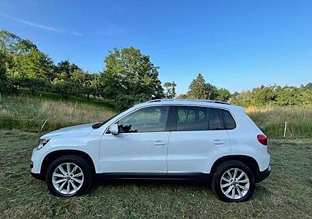 VW Tiguan Volkswagen 2.0 TDI DSG 4MOTION Sport & Style Spo...
