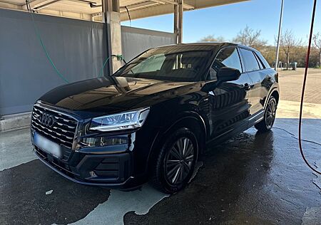 Audi Q2 40 TFSI S tronic quattro -