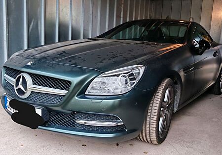 Mercedes-Benz SLK 200 -racing green matt foliert