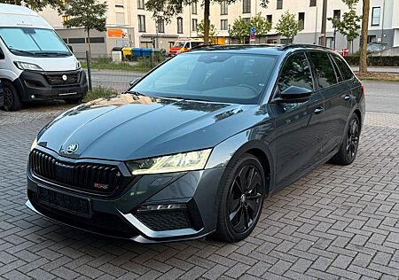 Skoda Octavia Combi RS First Edition *4x4*Pano*AHK*LED