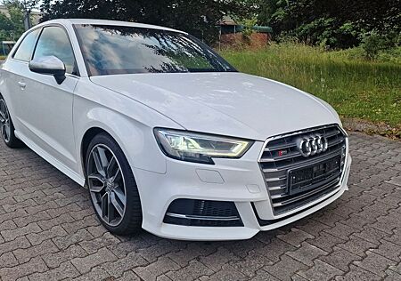 Audi S3 2.0 TFSI S tronic quattro "Rechtslenker"