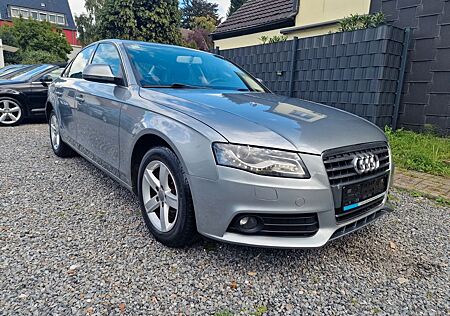 Audi A4 Lim. Attraction/ LIMOUSINE / XENON /ALU / TÜV