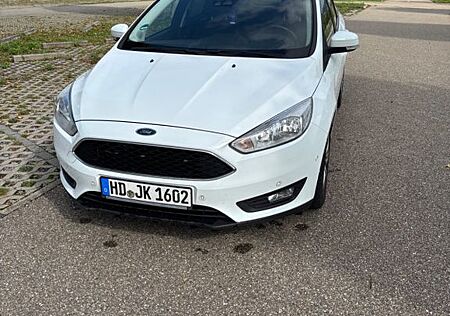 Ford Focus gebraucht kaufen Ford Focus 1,5TDCi 88kW PowerShift Business Turni...