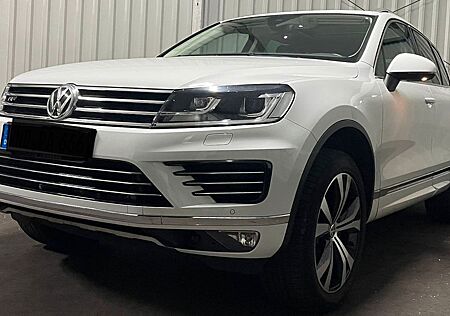 VW Touareg Volkswagen 3.0 V6 TDI SCR Tiptronic Executive E...