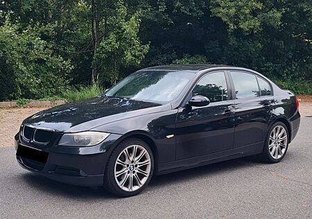 BMW 320i mit M-Felgen zu verkaufen