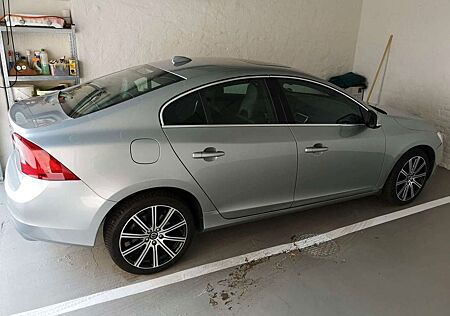 Volvo S60 D4 Geartronic Summum Garage Fahrzeug