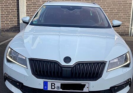 Skoda Superb 2.0 TDI DSG Style Combi Style
