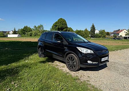 Ford Kuga 2,0 TDCi 4x4 8 fach bereift