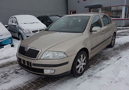 Skoda Octavia Lim. 1.6 Ambiente KLIMA, SHZ, ALU