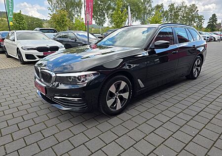 BMW 520d Touring//LIVE COCKPIT PLUS//CAM//LED//SHZ//