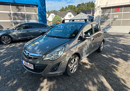 Opel Corsa D 150 Jahre , Tüv 10/25, Nr. 117