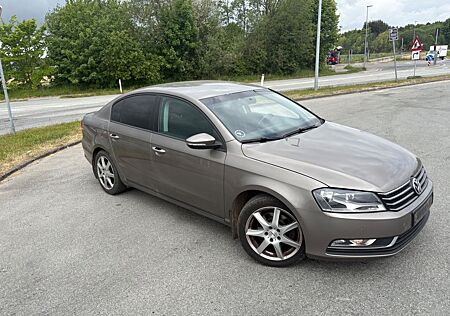 VW Passat Volkswagen Lim. Trendline BlueMotion