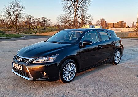 Lexus CT 200h Executive Line mit unter 50000km