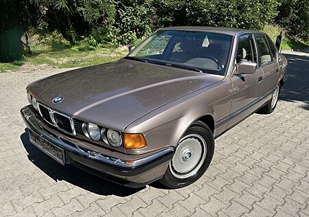 BMW 750i , 2 Hand, top Zustand, fahrbereit, neuer TÜV