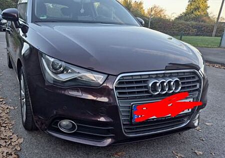 Audi A1 1.4 TFSI S tronic 119g CO2 Attraction Att...