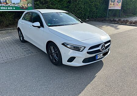 Mercedes-Benz A 250 7G-DCT Spur , Navi , F1 ,