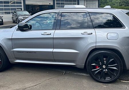 Jeep Grand Cherokee 6.4l V8 HEMI SRT 22 Zoll/AHK