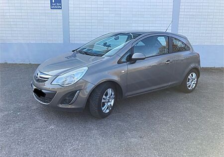 Opel Corsa D Satellite