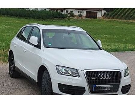 Audi Q5 2.0 TDI quattro -