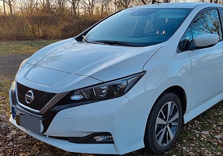 Nissan Leaf 150 PS 40KWH Acenta
