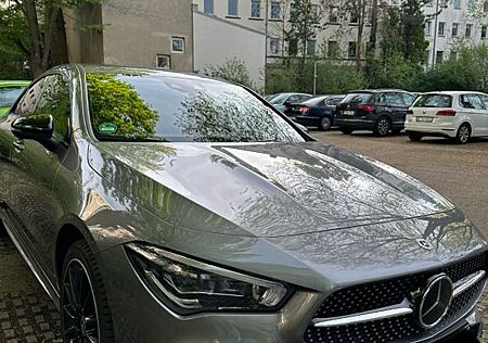 Mercedes-Benz CLA 250 e - AMG Paket